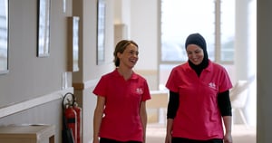 E4 nurses talking through corridor talking to eachother 2